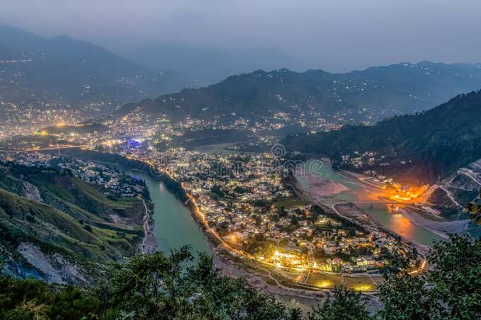 Lahore to Dewarian/Keran via Muzaffarabad