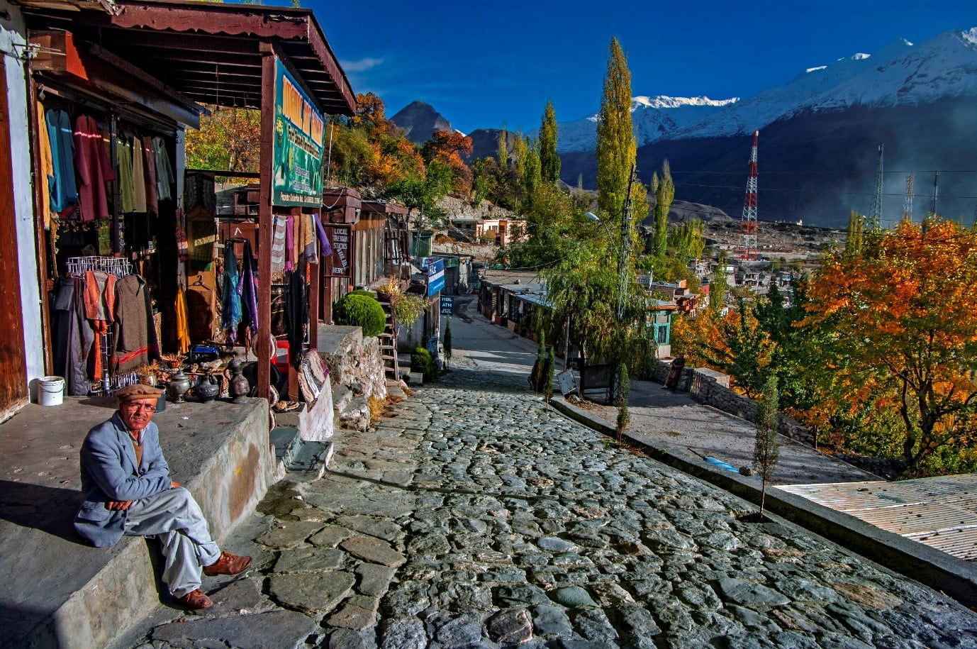 Altit & Baltit Forts, Karimabad Bazaar